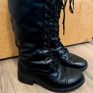Size 8.5 Black Knee High Boots with Soft Sherpa Lining